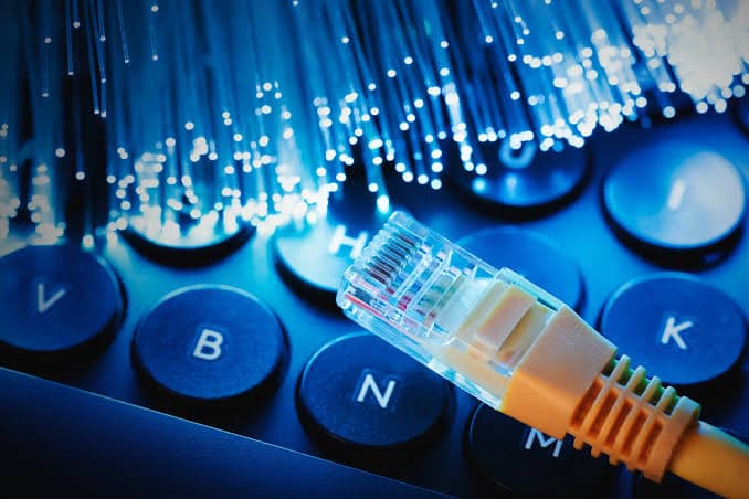 Internet com Fibra Óptica — trabalho executado pela DVR em Ferros-MG